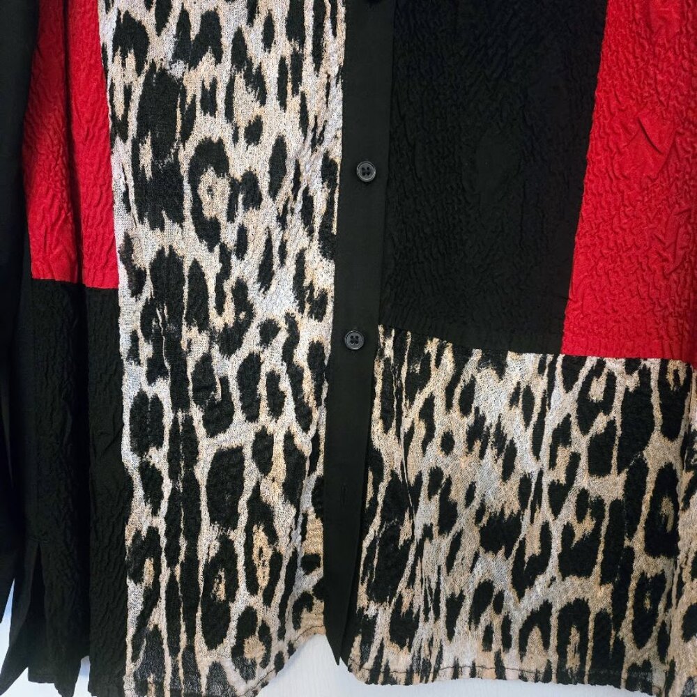 Chico's bold tunic blouse top with textured panels NWOT Size 2/L - Picture 2 of 5